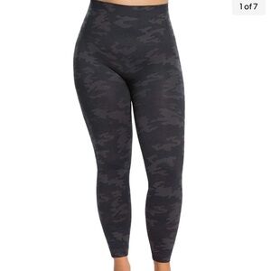 Spanx Women's Look at Me Now Seamless Shapewear Leggings Black Camo Size M